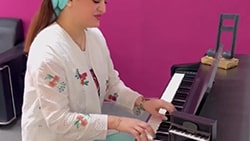 قطعه گوگوش با پیانو استاد ملیحه مازندرانی