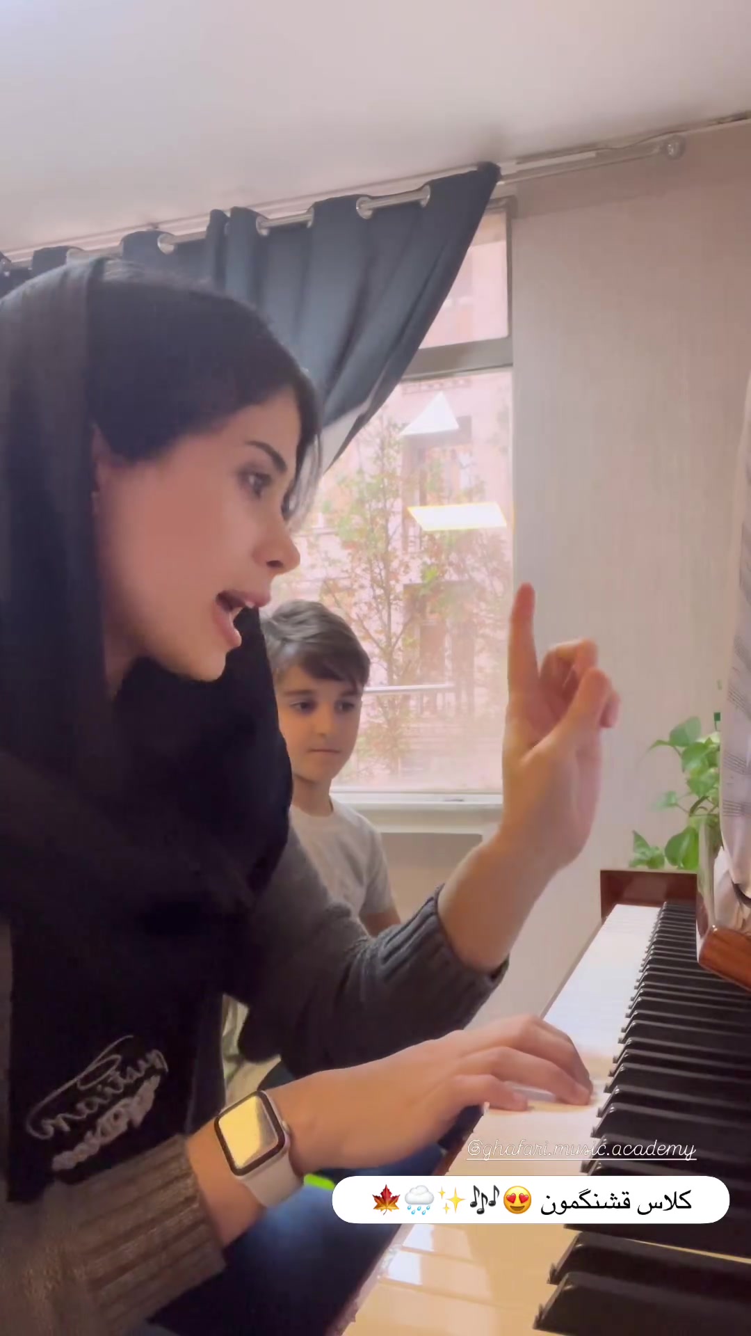 children piano teaching with darya mohammadi