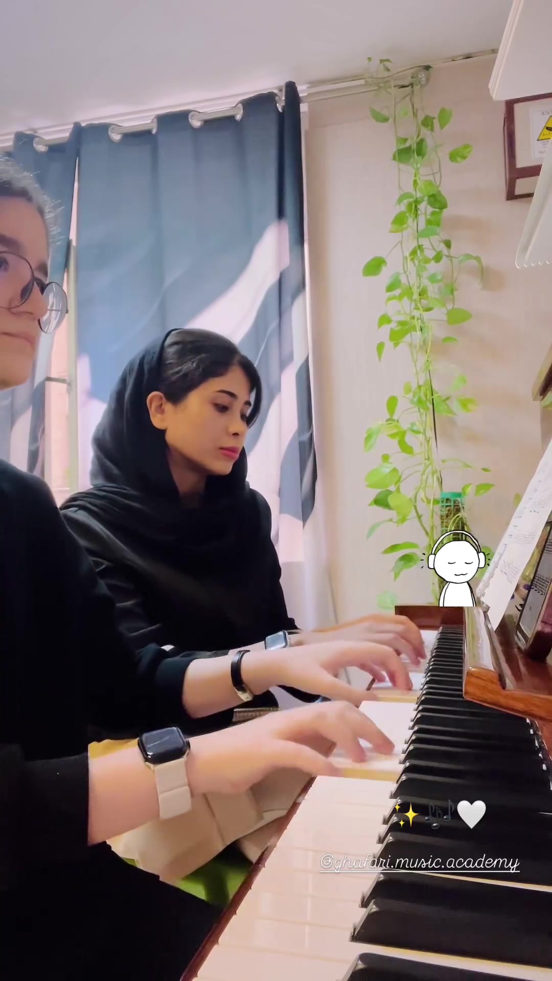 piano playing darya mohammadi and student